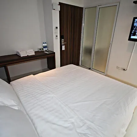 Nantra Ekkamai Hotel
