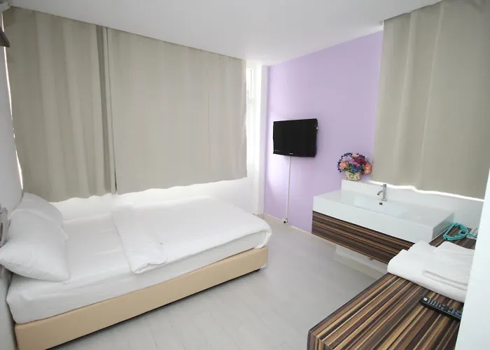 Nantra Ekkamai 호텔 3*